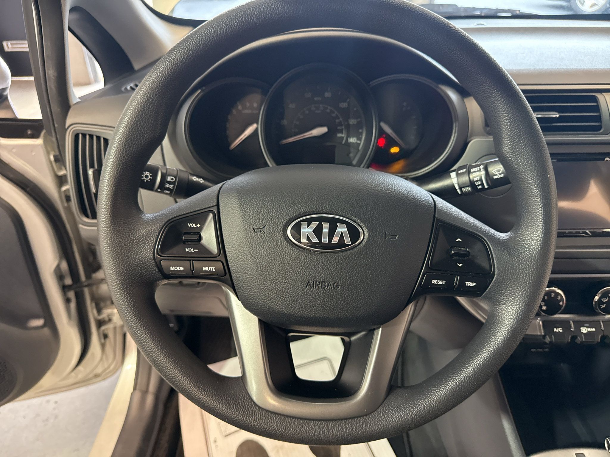 Used 2013 Kia Rio LX w/ PWR Pkg FWD image 17
