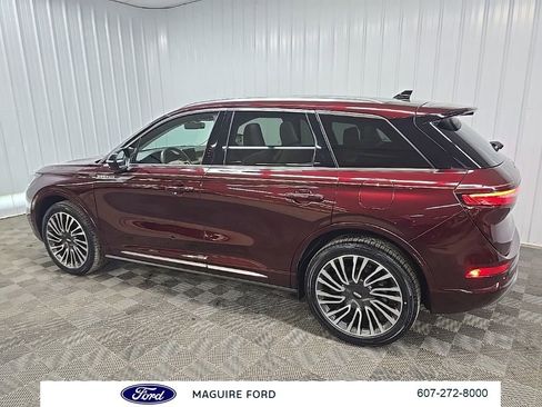 Used 2021 Lincoln Corsair Reserve w/ Sport Package image 4