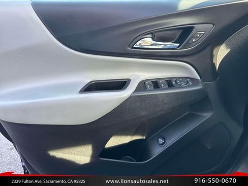 Used 2022 Chevrolet Equinox LT w/ Driver Convenience Package AWD/4WD image 19