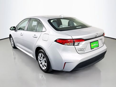 Used 2025 Toyota Corolla LE image 7