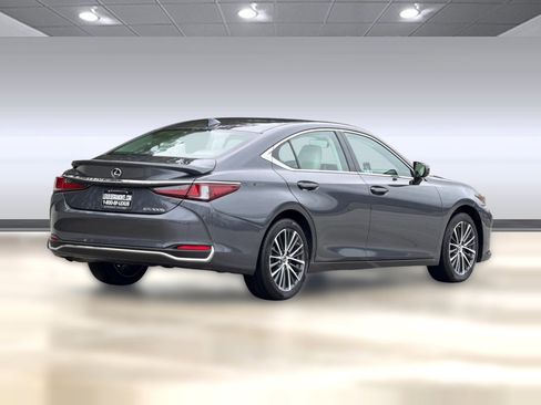 Used 2025 Lexus ES 300h w/ Premium Package FWD image 8