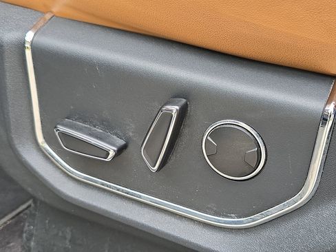 Used 2023 Ford Expedition Max Platinum AWD/4WD image 12