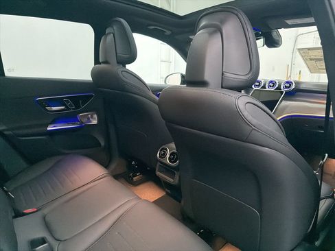 Used 2026 Mercedes-Benz GLC 300 image 25