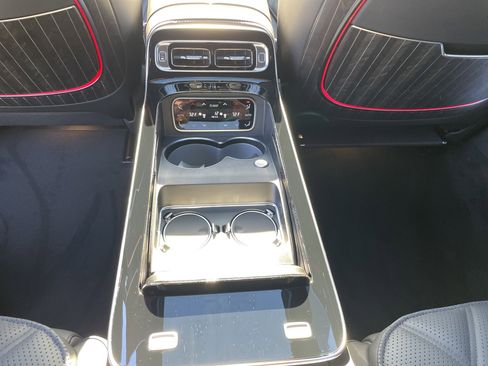 New 2026 Mercedes-Benz Maybach S 680 Maybach S 680 4MATIC Sedan image 38