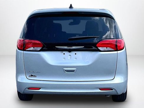 Used 2023 Chrysler Voyager LX FWD image 7