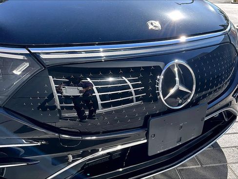 Used 2023 Mercedes-Benz EQS 580 4MATIC Sedan w/ Exclusive Trim Package image 29