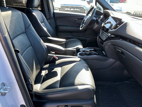 Used 2023 Honda Passport Elite image 14