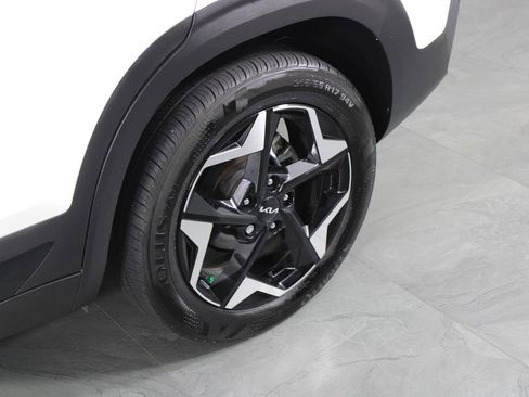 Used 2025 Kia Seltos S FWD image 10