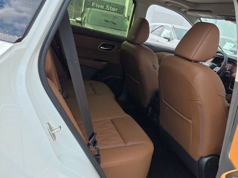 New 2026 Nissan Rogue Platinum w/ Platinum Premium Package AWD/4WD image 14