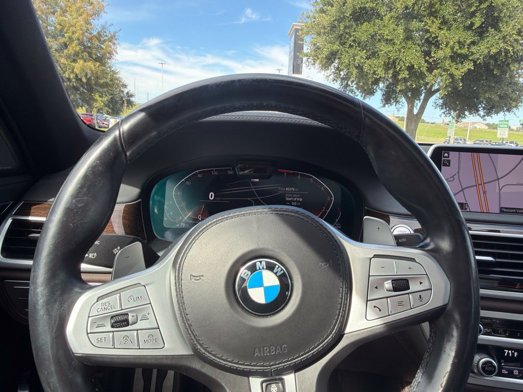 Used 2022 BMW 740i xDrive w/ M Sport Package AWD/4WD image 15