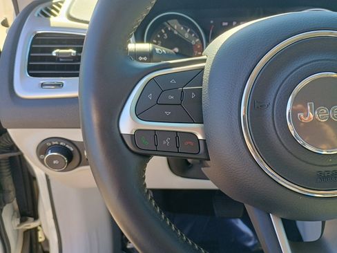 Used 2019 Jeep Compass Latitude image 26