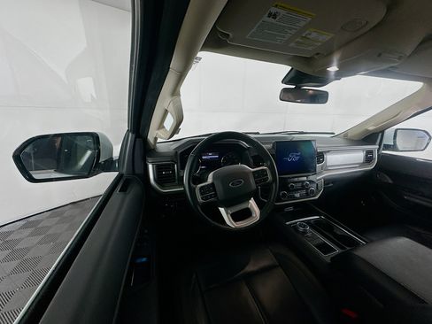 Used 2024 Ford Expedition Max XLT image 27