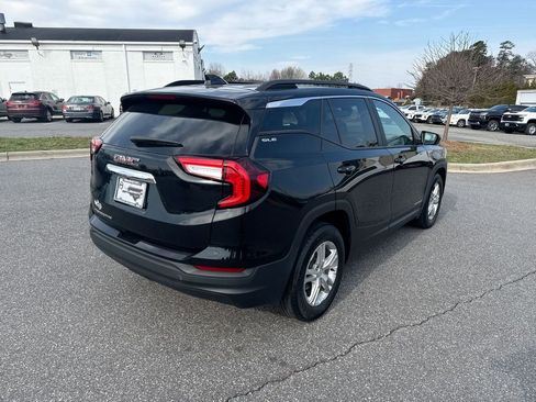 Used 2022 GMC Terrain SLE w/ Driver Convenience Package image 6