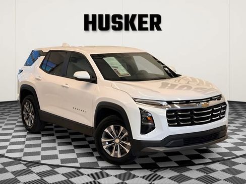 Used 2025 Chevrolet Equinox LT AWD/4WD image 1