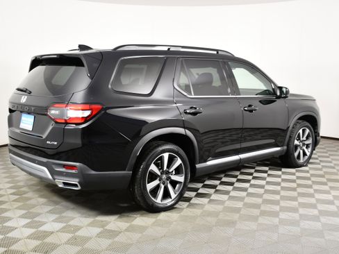 Used 2024 Honda Pilot Elite image 6