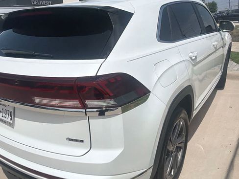 Used 2024 Volkswagen Atlas Cross Sport SEL R-Line AWD/4WD image 14