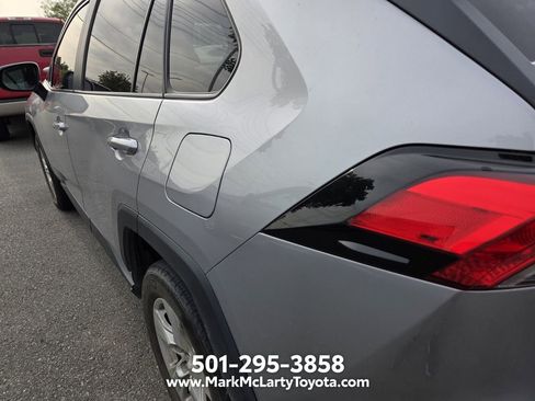 Used 2020 Toyota RAV4 XLE FWD image 7