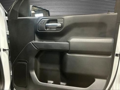 Used 2021 Chevrolet Silverado 1500 Custom Trail Boss w/ LPO, Dark Essentials Package AWD/4WD image 23