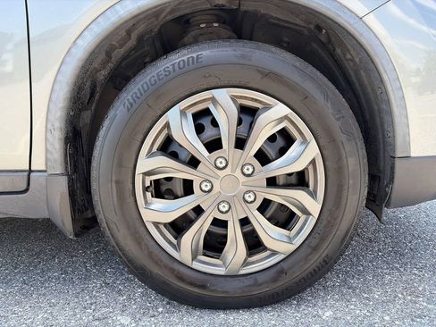 Used 2018 Nissan Rogue S AWD/4WD image 29