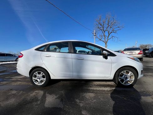 Used 2016 Ford Fiesta SE image 5