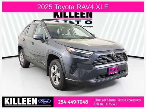 Used 2025 Toyota RAV4 XLE image 1