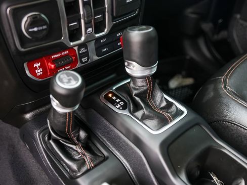 Used 2021 Jeep Wrangler Unlimited Rubicon w/ Xtreme Recon 35" Tire Package image 21