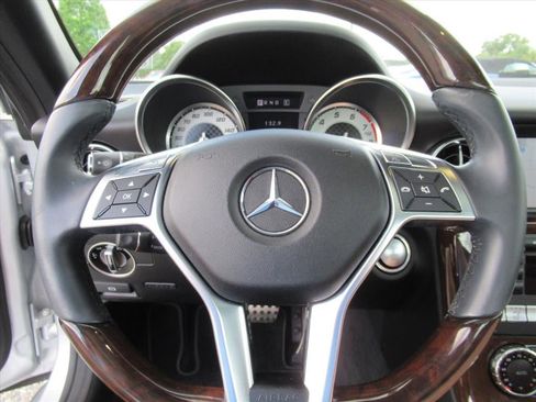Used 2013 Mercedes-Benz SLK 350 image 21
