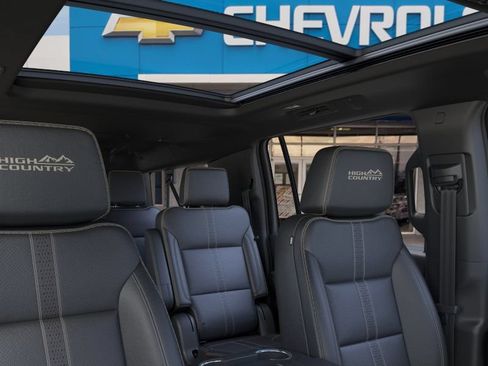 New 2026 Chevrolet Suburban High Country w/ Sun And Tow Package AWD/4WD image 28