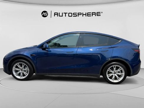 Used 2024 Tesla Model Y Long Range AWD/4WD image 4