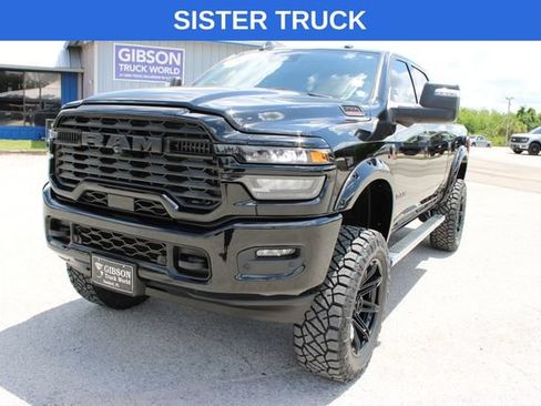 Used 2024 RAM 2500 Big Horn AWD/4WD image 2