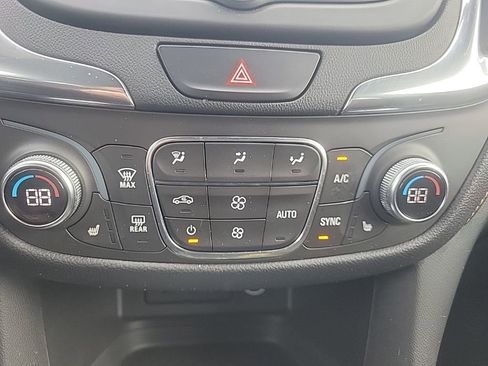 Certified 2019 Chevrolet Equinox LT image 18