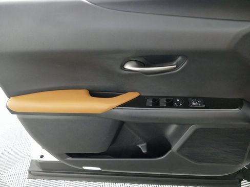 Used 2021 Lexus UX 250h w/ Premium Package image 10