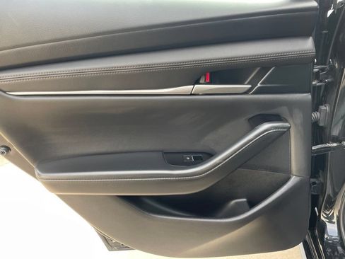 Used 2024 MAZDA MAZDA3 s FWD image 19