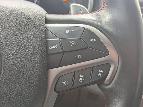 Used 2018 Jeep Grand Cherokee Trailhawk w/ Trailhawk Luxury Group AWD/4WD image 12