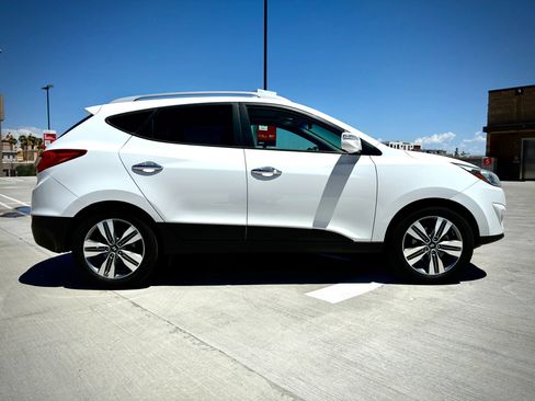 Used 2015 Hyundai Tucson Limited w/ Option Group 03 AWD/4WD image 9