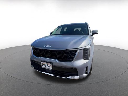 Used 2024 Kia Sorento S FWD image 7