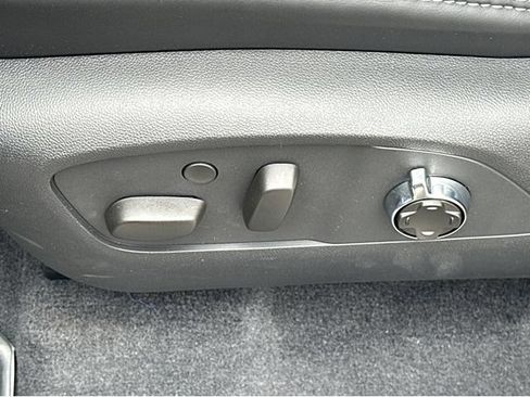New 2026 GMC Acadia Denali Ultimate w/ LPO, Floor Liner Package AWD/4WD image 34