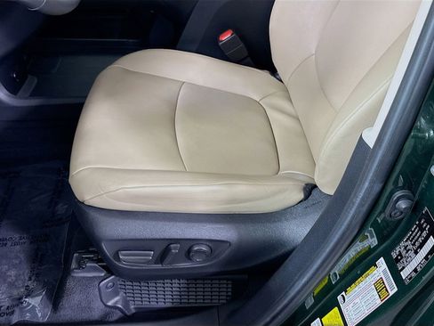 Certified 2023 Toyota Sienna XLE AWD/4WD image 24