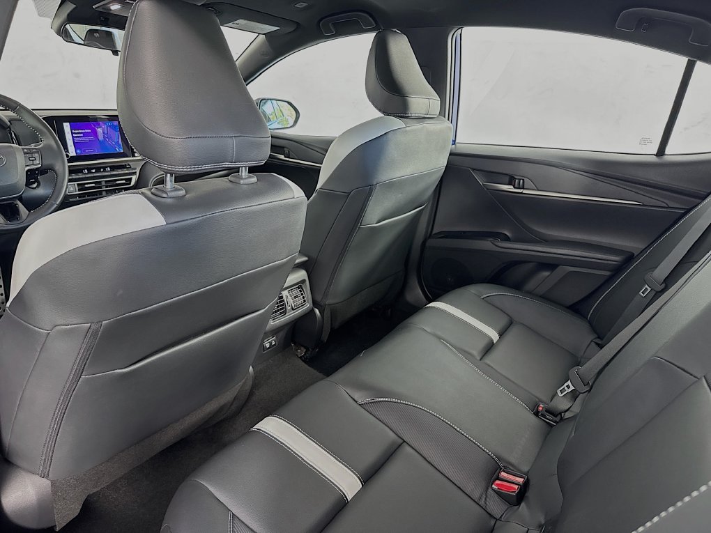 Used 2025 Toyota Camry SE FWD image 34