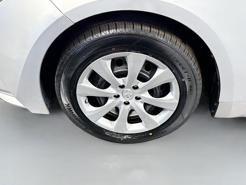 Used 2022 Toyota Corolla LE image 37