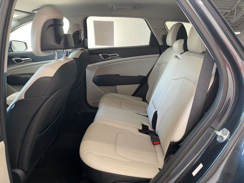 Used 2023 Kia Sportage EX image 29