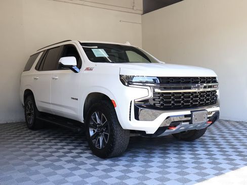 Used 2022 Chevrolet Tahoe Z71 w/ Luxury Package AWD/4WD image 6
