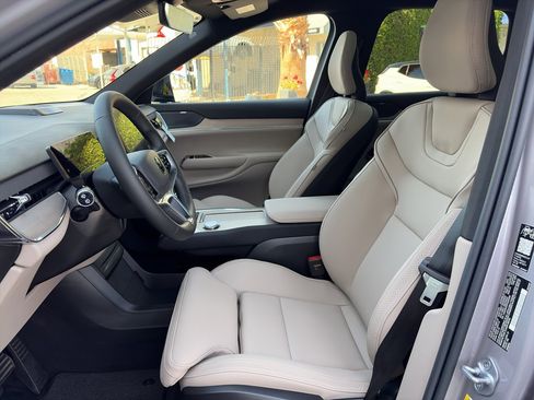 New 2026 Volvo EX90 Plus image 10