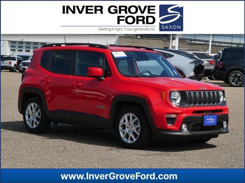 Used 2019 Jeep Renegade Latitude FWD image 1