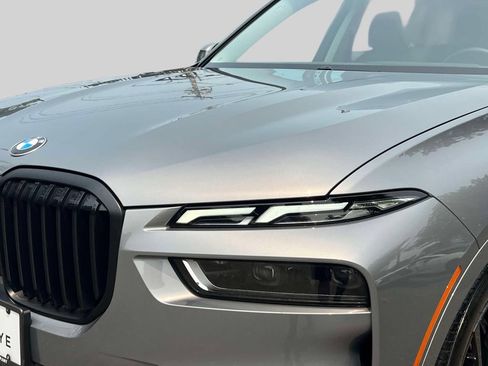 Used 2024 BMW X7 xDrive40i AWD/4WD image 8