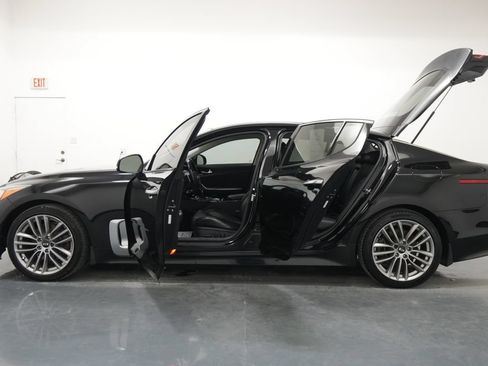 Used 2018 Kia Stinger RWD image 22