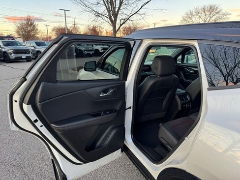 Used 2022 Chevrolet Blazer RS w/ Enhanced Convenience Package image 17