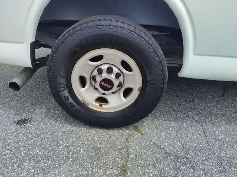 Used 2016 GMC Savana 3500 Extended image 21