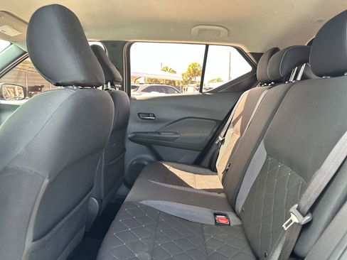Used 2019 Nissan Kicks SV FWD image 23