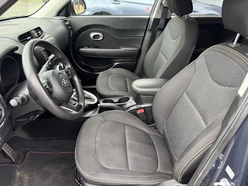 Used 2014 Kia Soul + FWD image 13